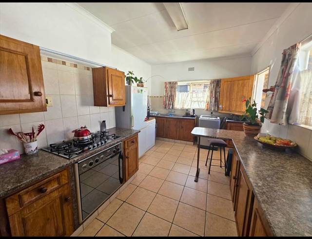 3 BEDROOM FREEHOLD FOR SALE IN NORKEM PARK